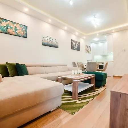 Lägenhet E.m.a Zlatibor